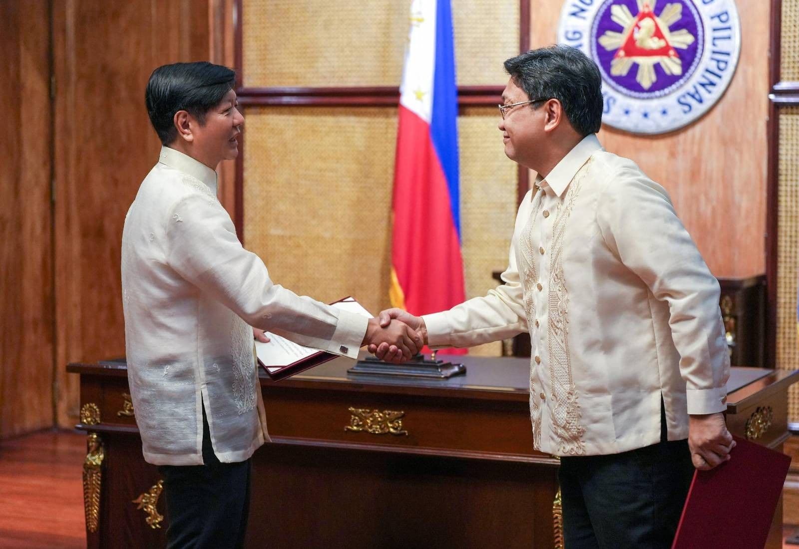 https://images.mb.com.ph/production/cesar_chavez_73ae3ec7fd.jpg